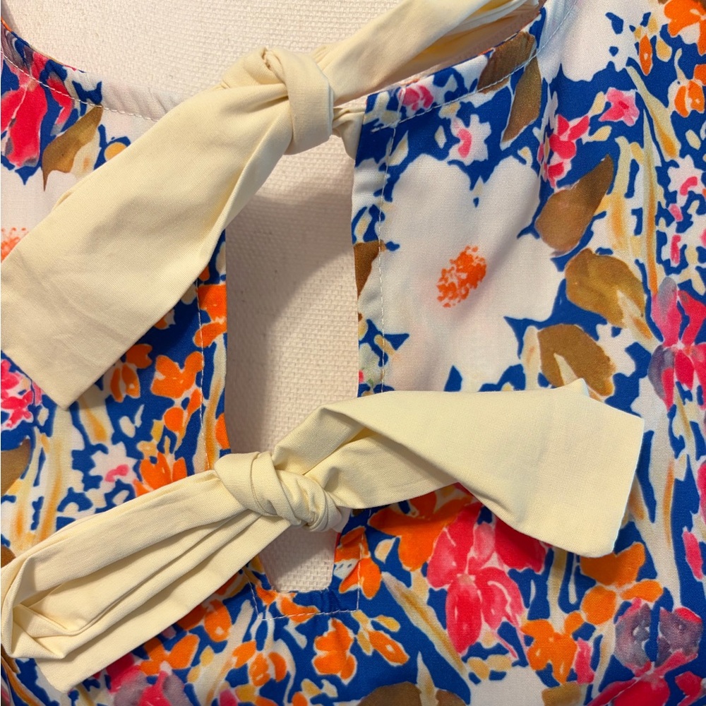 NWT…Boutique Floral Pattern Bow Detail Peplum Sleeveless Top…Size Medium - Picture 2 of 7